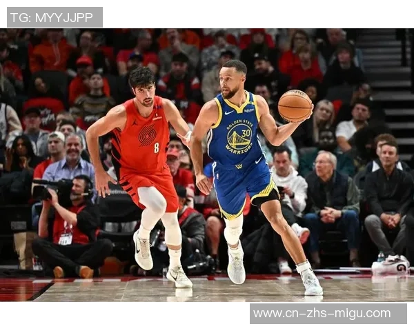 勇士与开拓者季后赛首战激战正酣双方争夺胜利的精彩瞬间回顾